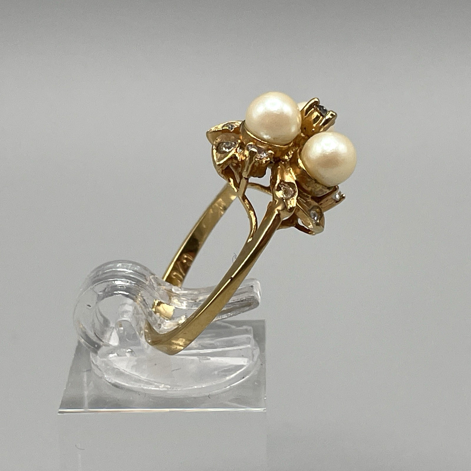 Vintage Gold-Plated Floral Pearl & Cubic Zirconia Cluster Ring – Size 5