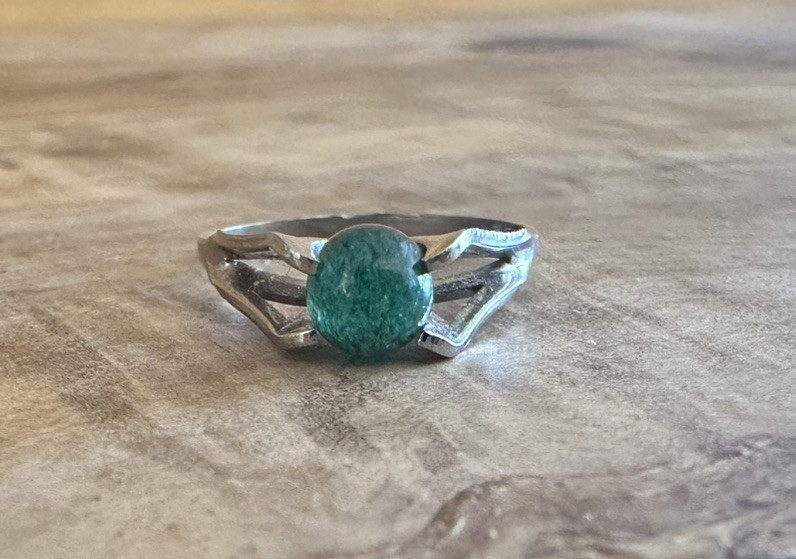 Vintage Silver Tone Ring Green Polished Stone Ring Size 4.25