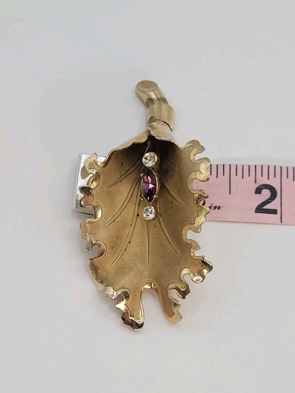 Vintage 3D Gold Plated Leaf Brooch Purple & White Rhinestone Seeds Lettuce Edge