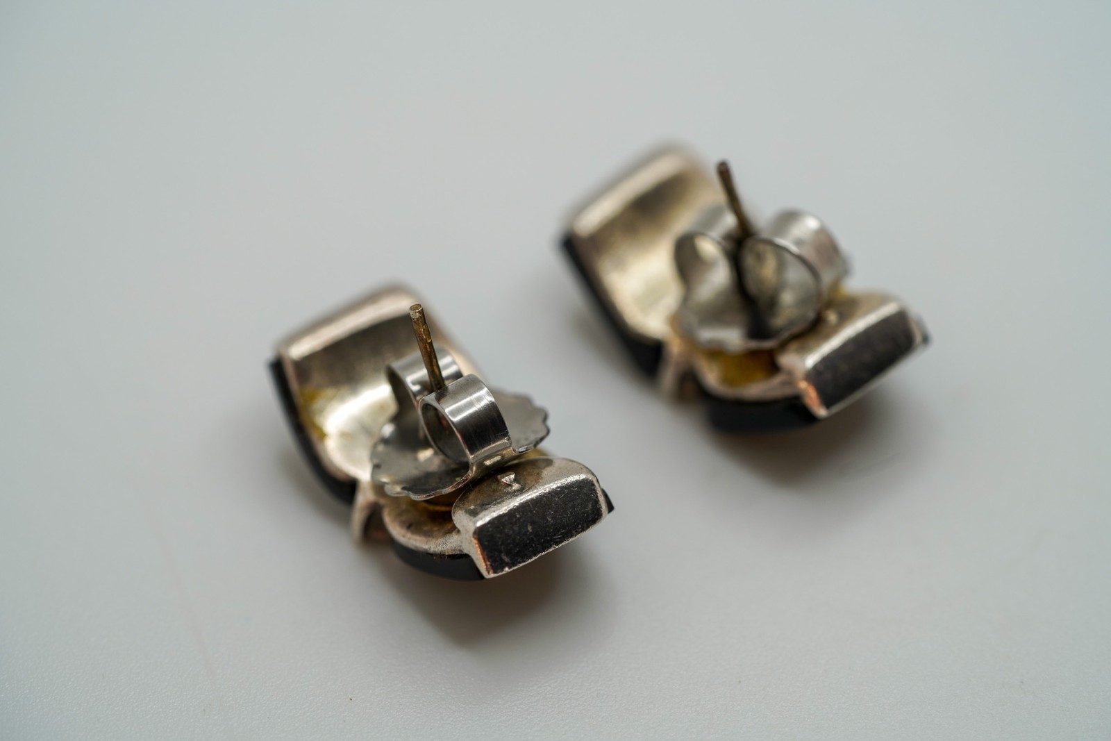 Vintage Sterling Silver Repaired Onyx and Marcasite Stud Earrings 2cm x 1cm JB36