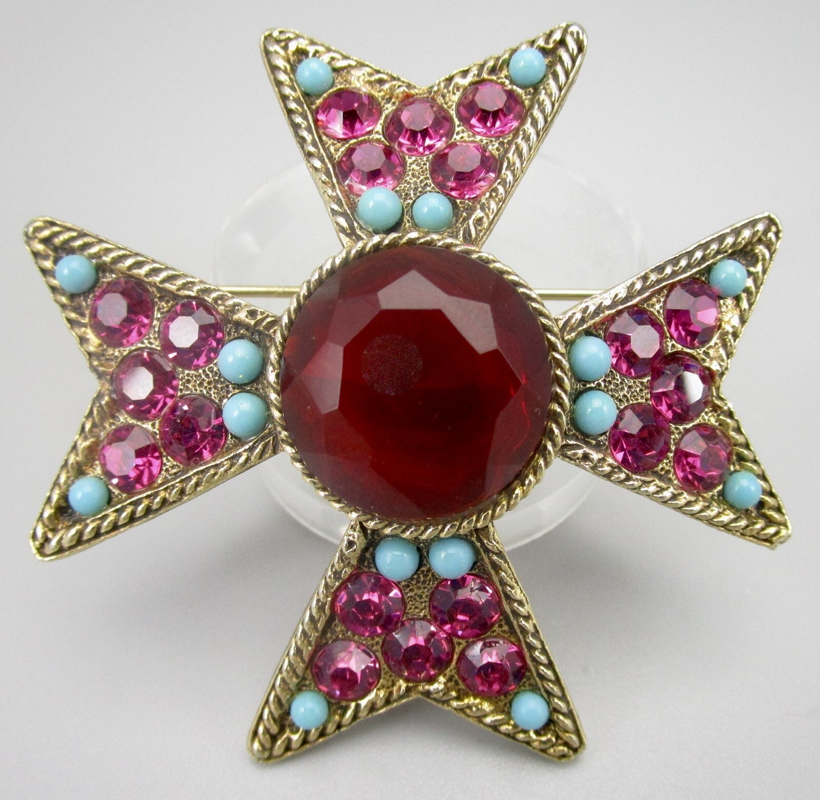 GORGEOUS VINTAGE BSK GOLDTONE RED FUCHSIA & TURQUOISE MALTESE CROSS BROOCH PIN