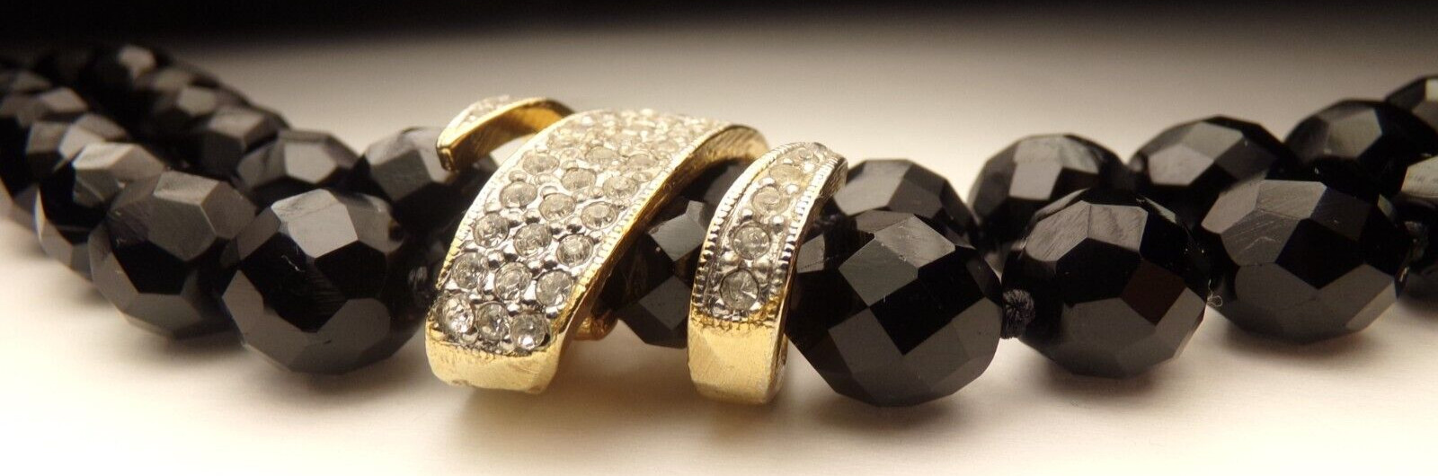 VTG VANITY LARGE CUT BLACK AUSTRIAN CRYSTAL HAND KNOT RHINESTONE BRACELET 7 5/8″