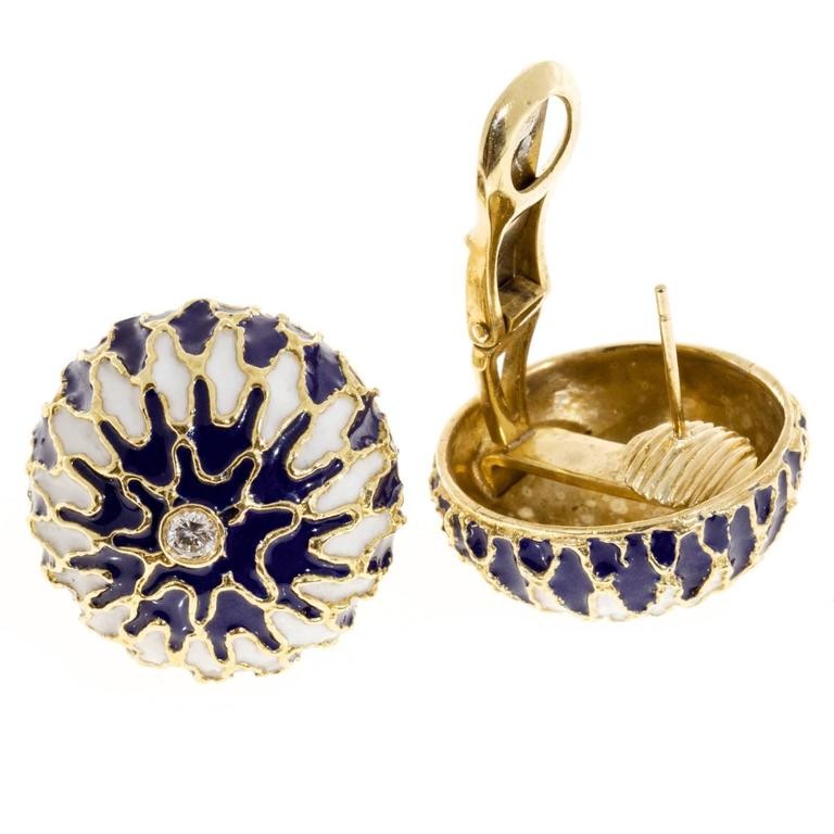 Vintage 1950 18k Yellow Gold Round Domed Blue White Enamel Clip Post Diamond Ea