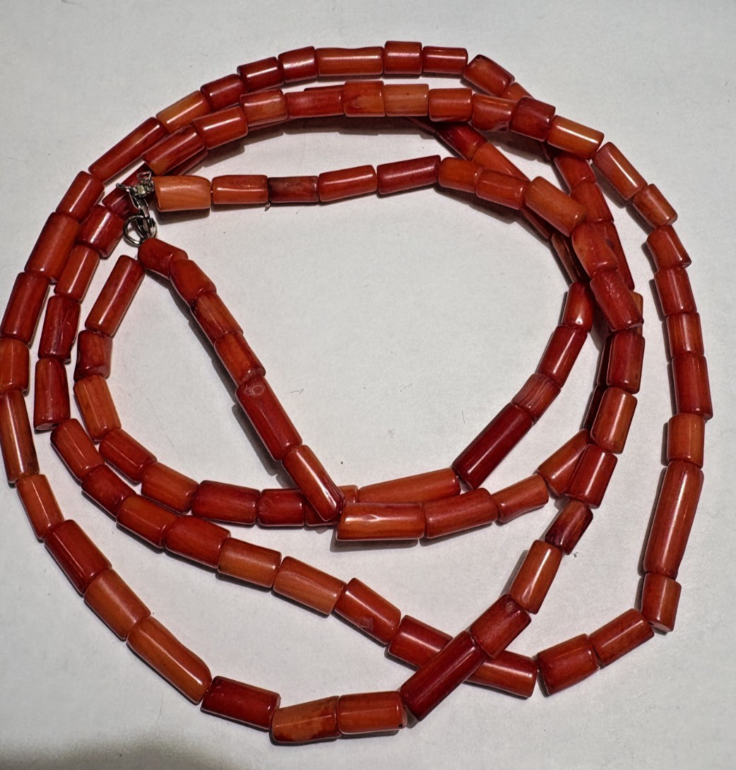 Dainty Double Strand Spice Red Tube Bamboo Beads 44g Coral 20″ Silver Necklace
