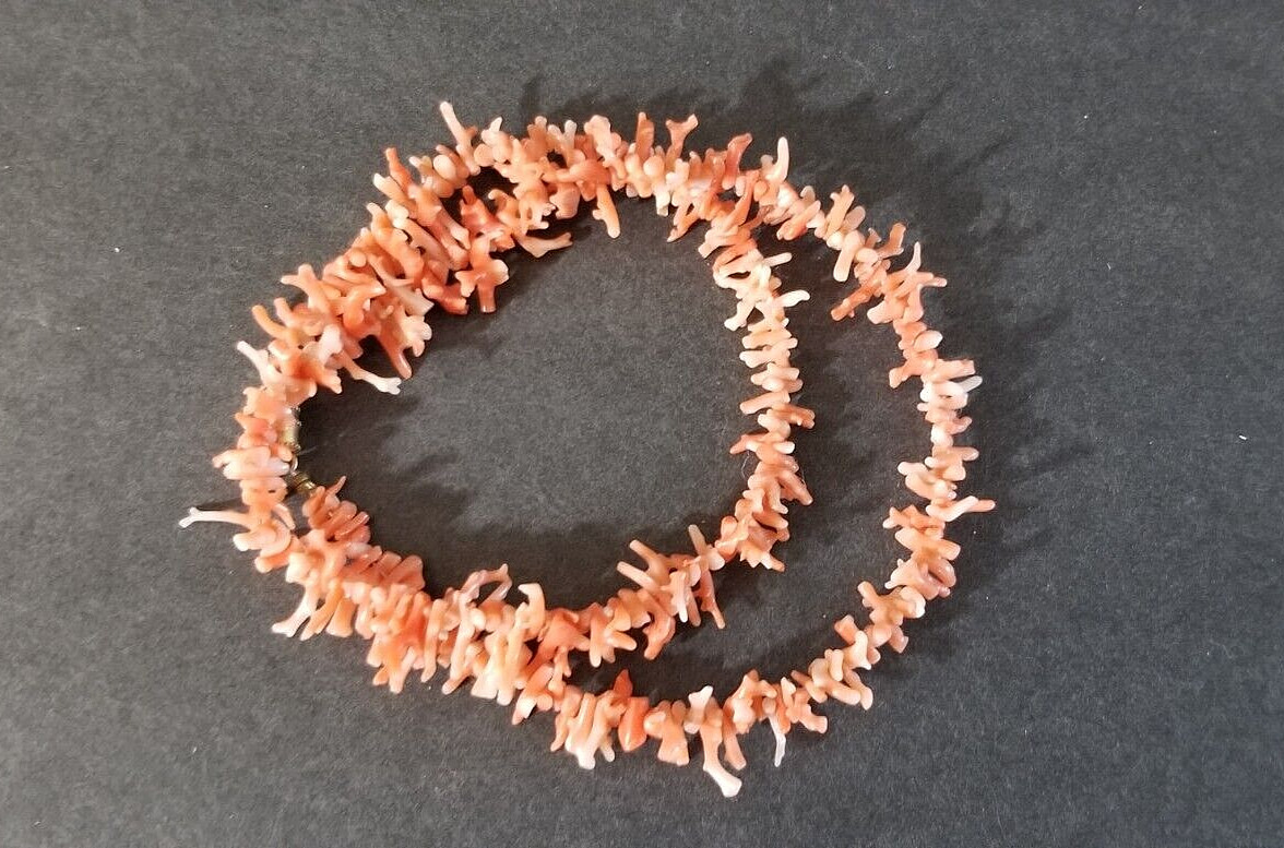 Vintage Branch CORAL Natural Graduated Pink/Salmon Color Necklace 19″Long
