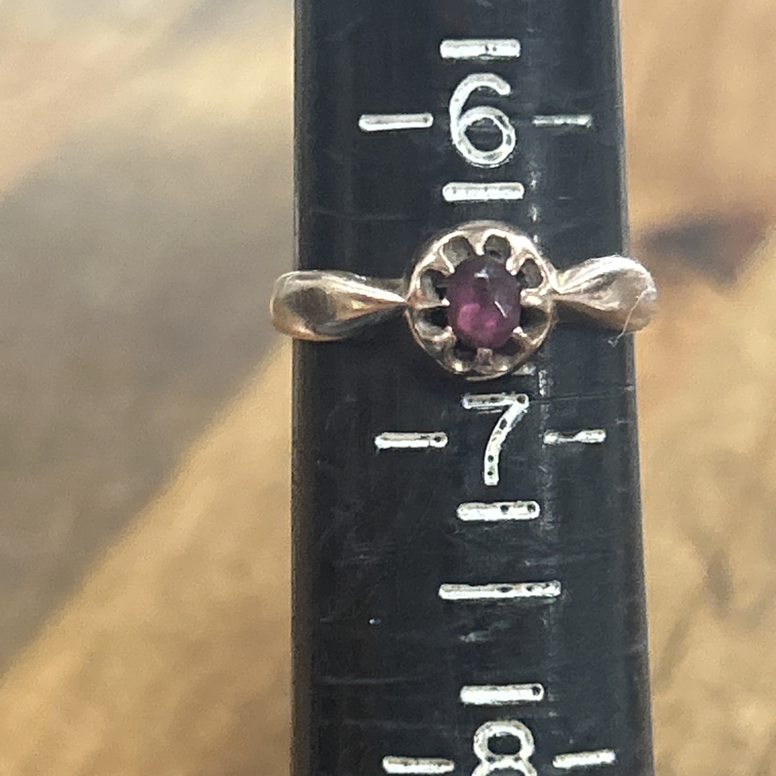 Vintage 9 Karat Gold 375 Stamped Purple Stone Ring Size 6.5 2.21 Grams