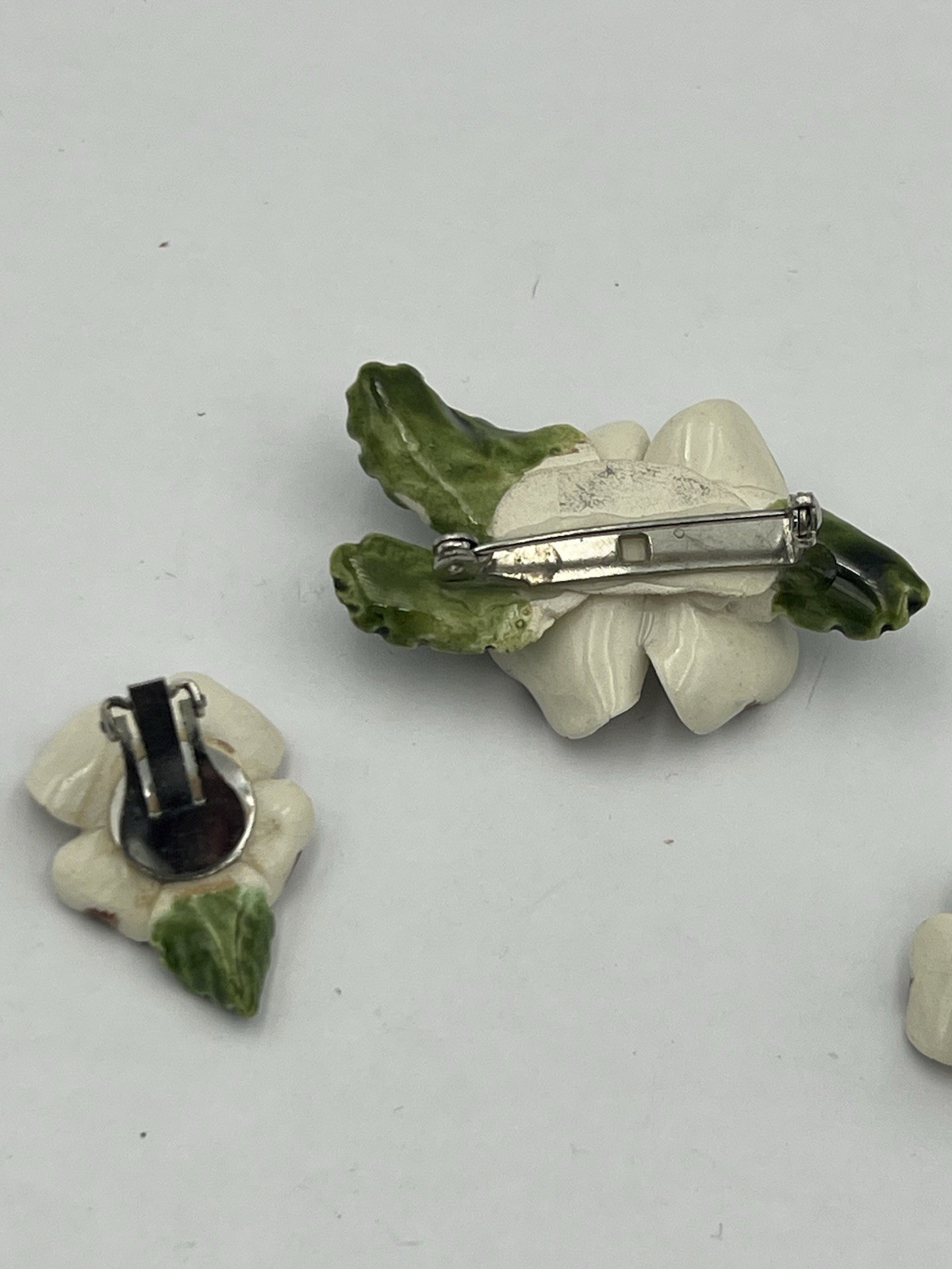 Vintage Dog Wood Brooch & Clip Earrings SET