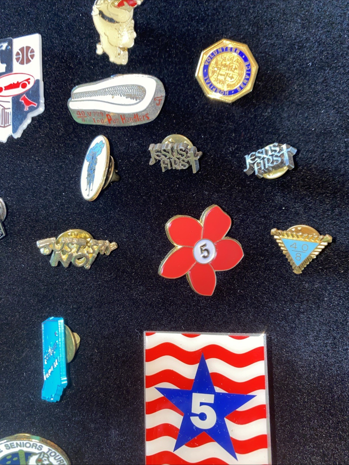 Lot Of 22 Vintage Random Lapel Pins Brooch Indiana Pow*Mia Horse Cow Flower