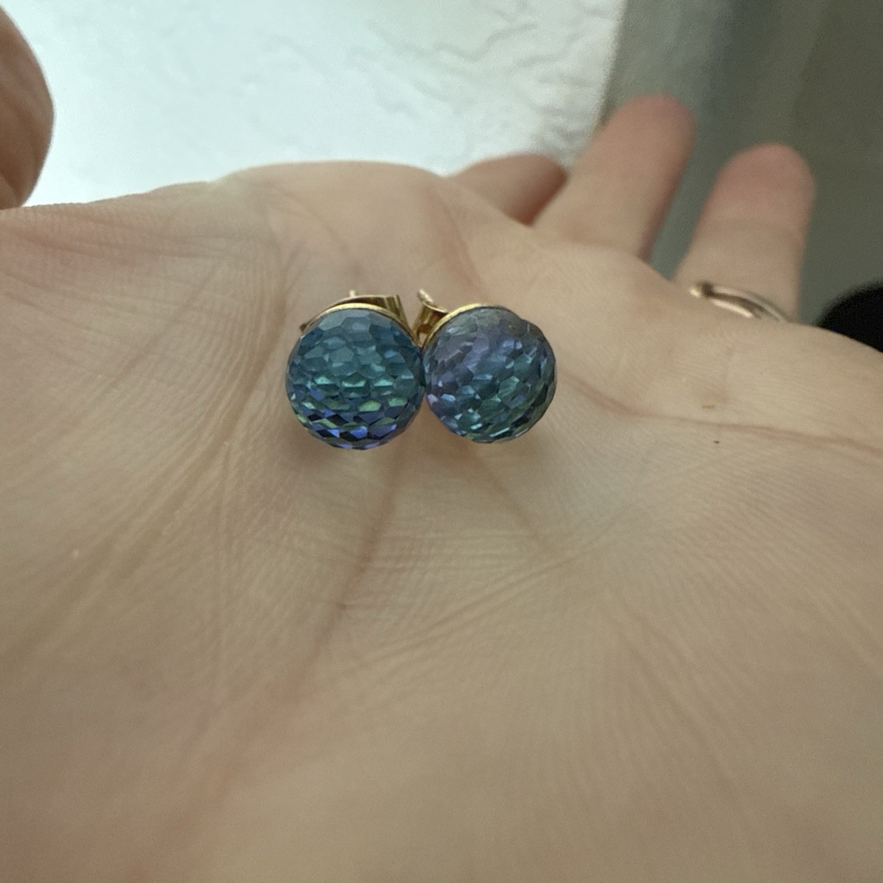 Vintage Faceted Glass Stud Earrings Blue Green Purple Shifting Color Gold Tone