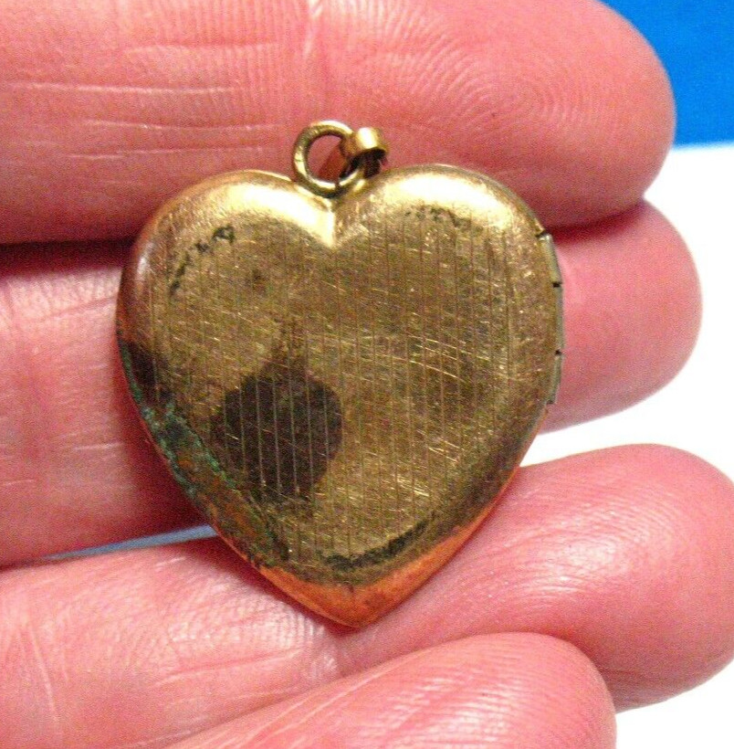 GOLD FILLED AMETHYST CLEAR STONE HEART LOCKET 7/8 X 1 INCH 4.9 GRAMS J-478