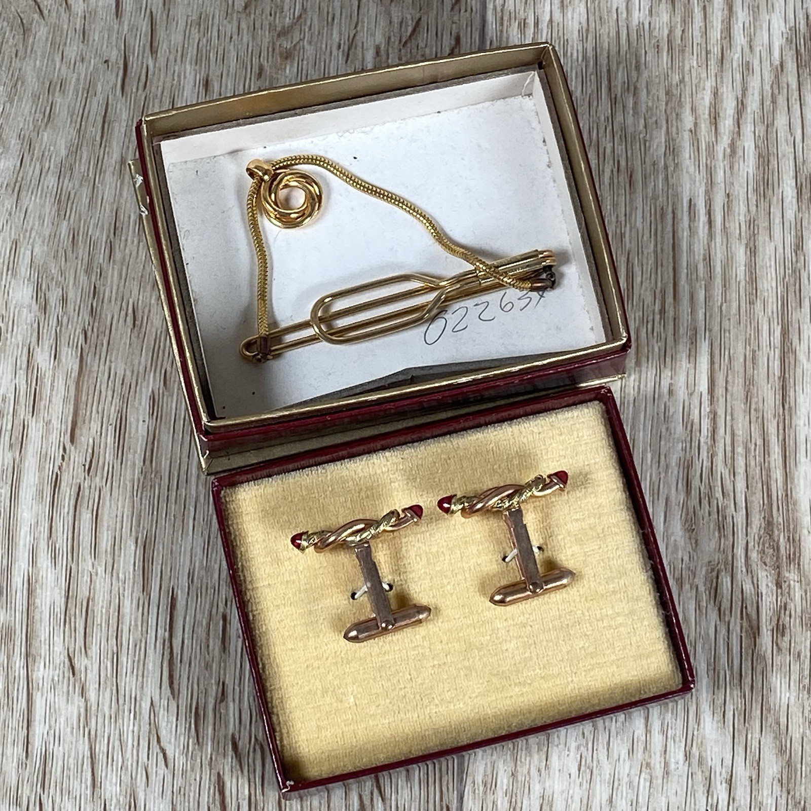 Cuff Links & Tie Clip, Vintage Gold, Red