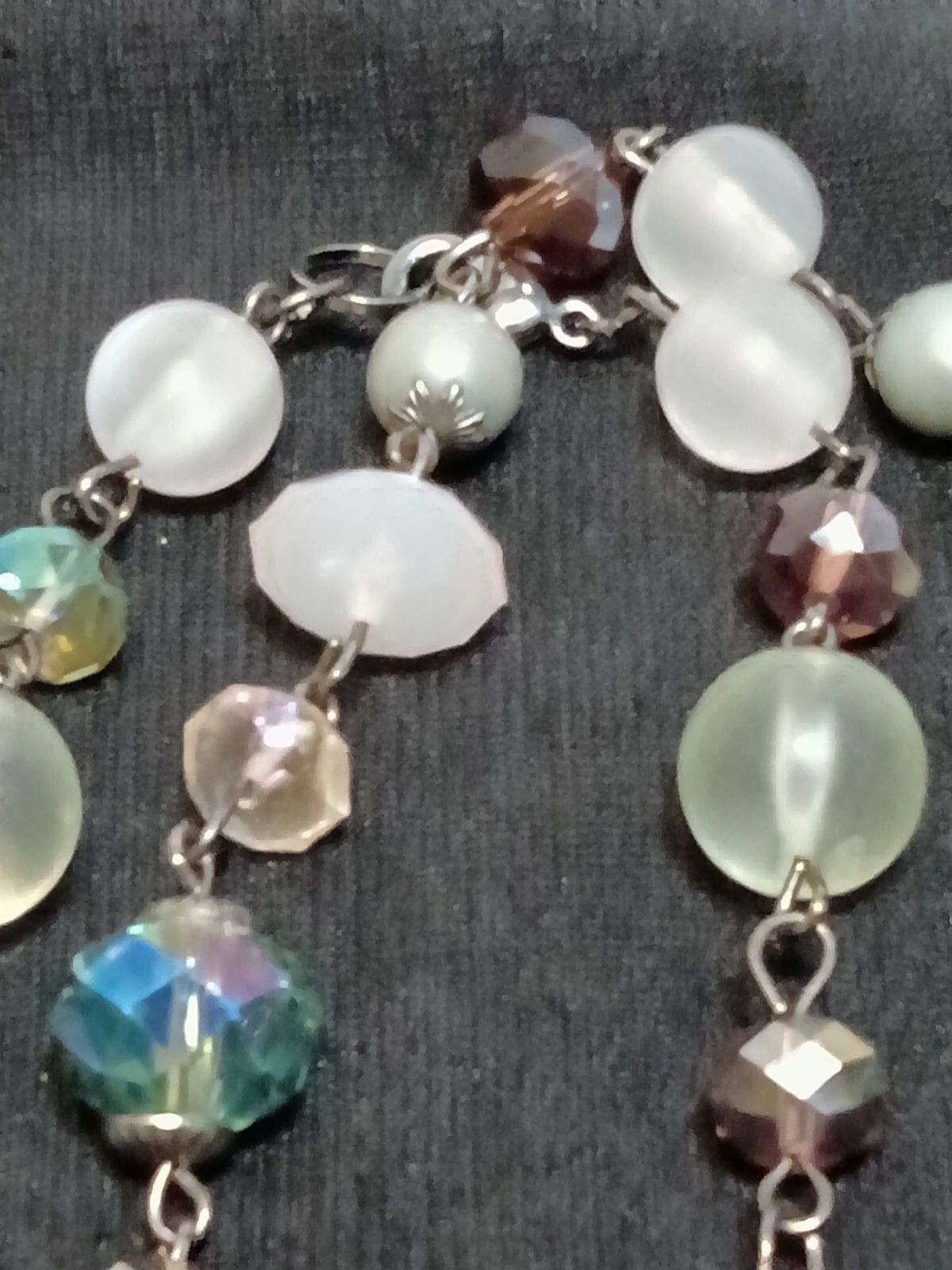 Vintage 37″ Beaded Necklace Antique Gold Colored Metal