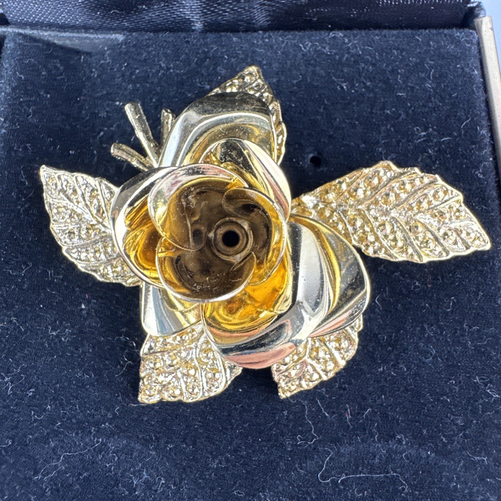 Tacoa Rose Brooch With Matching Earrings Textured Leaves Gold Tone