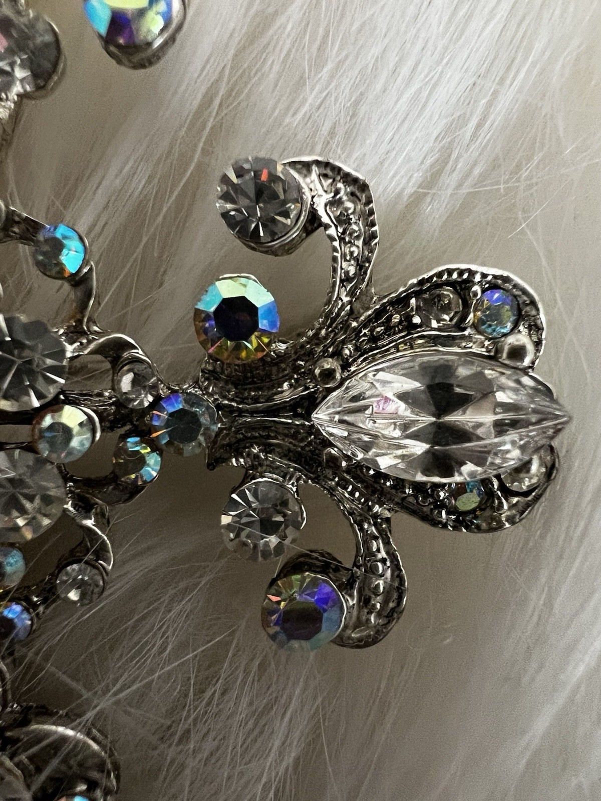 VINTAGE NWT RARE CROSS RHINESTONE BROOCH PENDANT PIN SILVER TONE STUNNING T1
