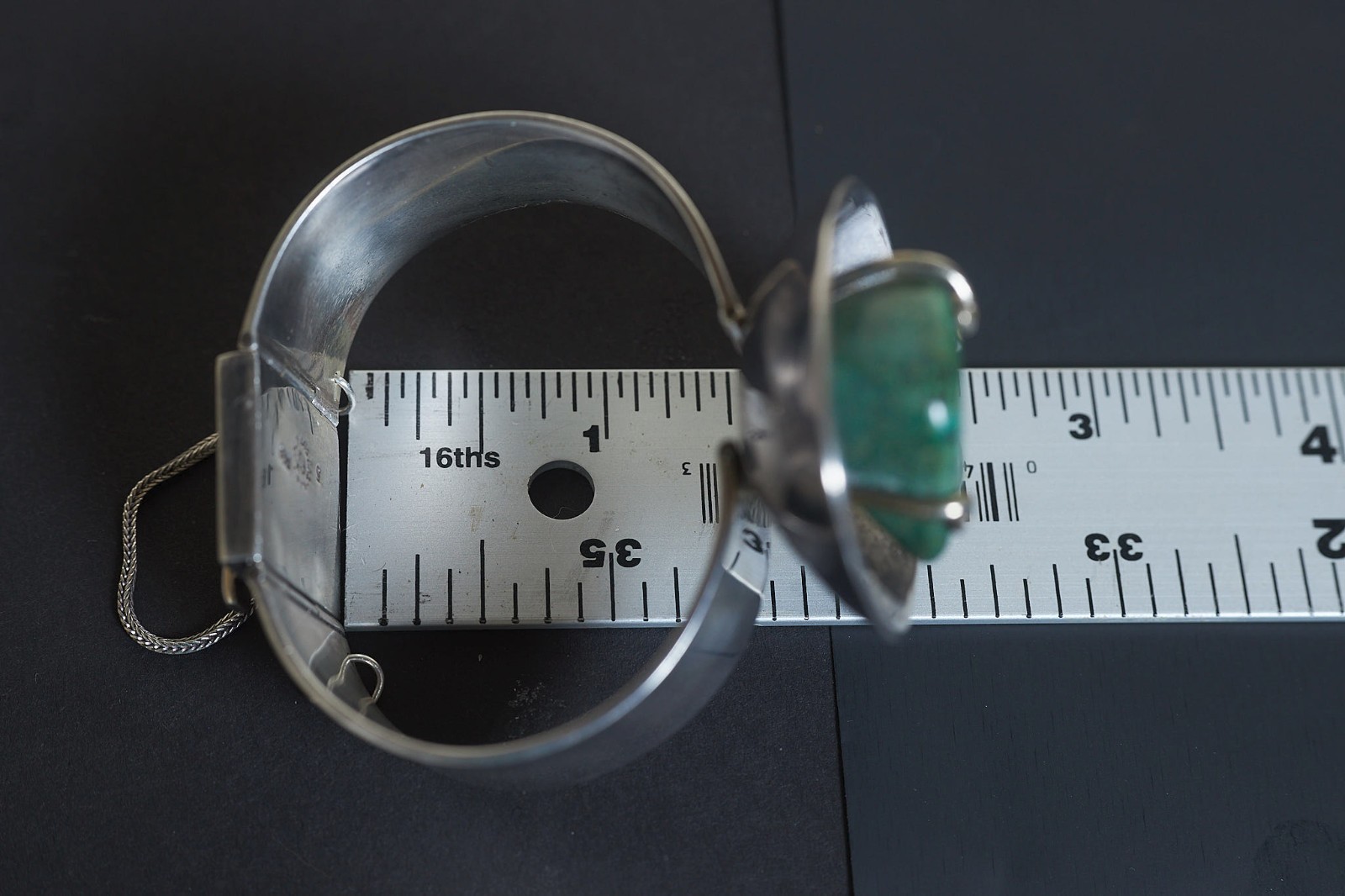 LOS CASTILLO Taxco 50s/60s Sterling Wide Bracelet Green Chalcedony 105g ca. 6.3″