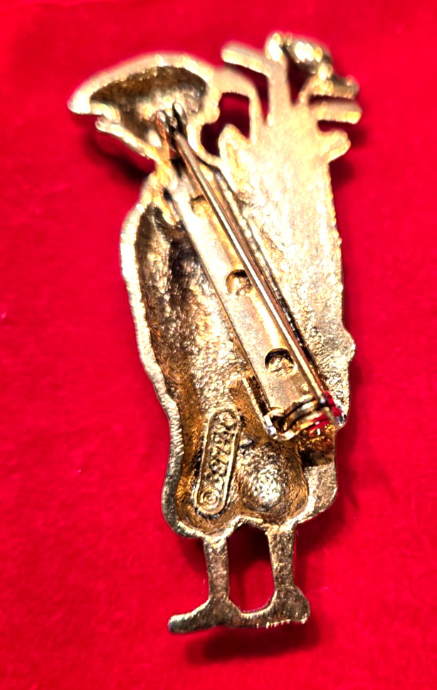 (pgasteelers1) Vintage Male Golfer Pin by Berebu? Many small stones 1950’s Wow🌠