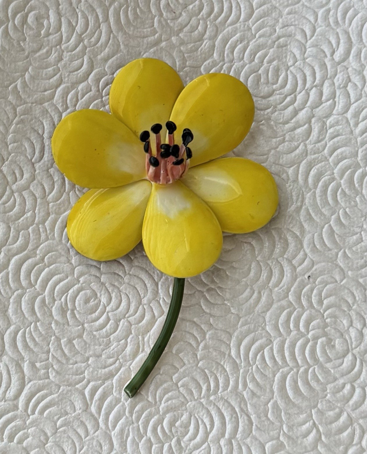 Vintage flower Original by Robert” brooch / enamel on metal