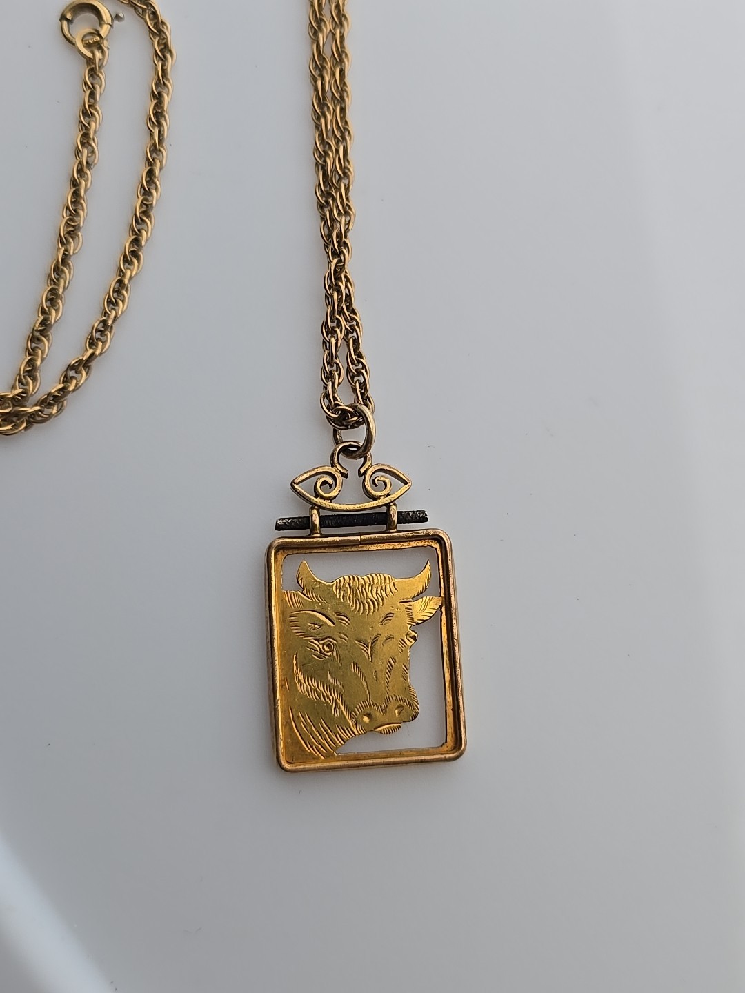 Victorian Binder Bros Chain Frame Bull Cow Pendant 1/20 12k Gold Filled 22″