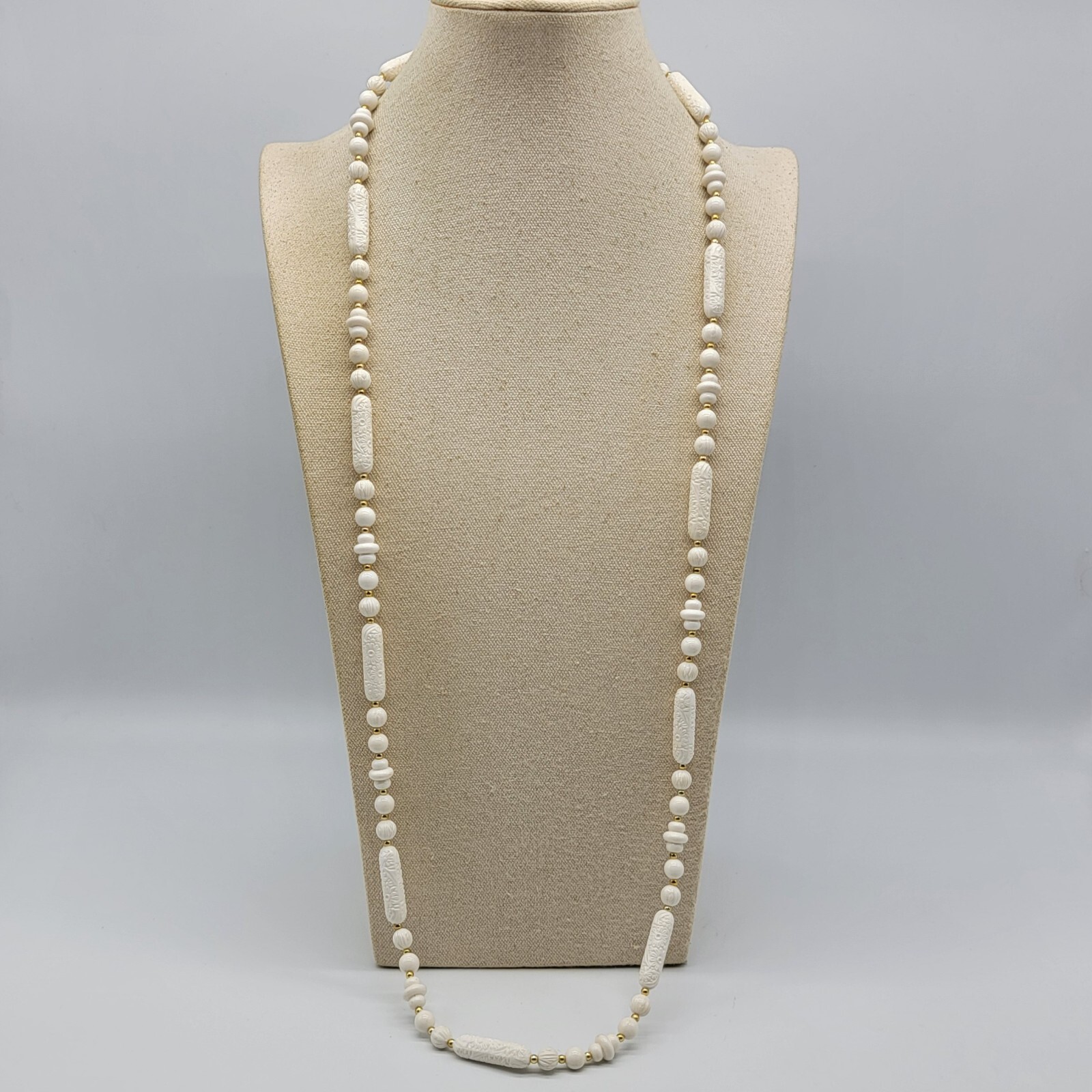 VTG Sarah Coventry Beaded Flapper Necklace White Lightweight Flower Retro 40″