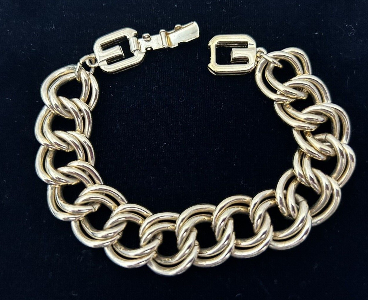 VTG GIVENCHY Gold Tone Bracelet Wheat Spiga Chain 2G Logo Clasp 7.5″ Signed