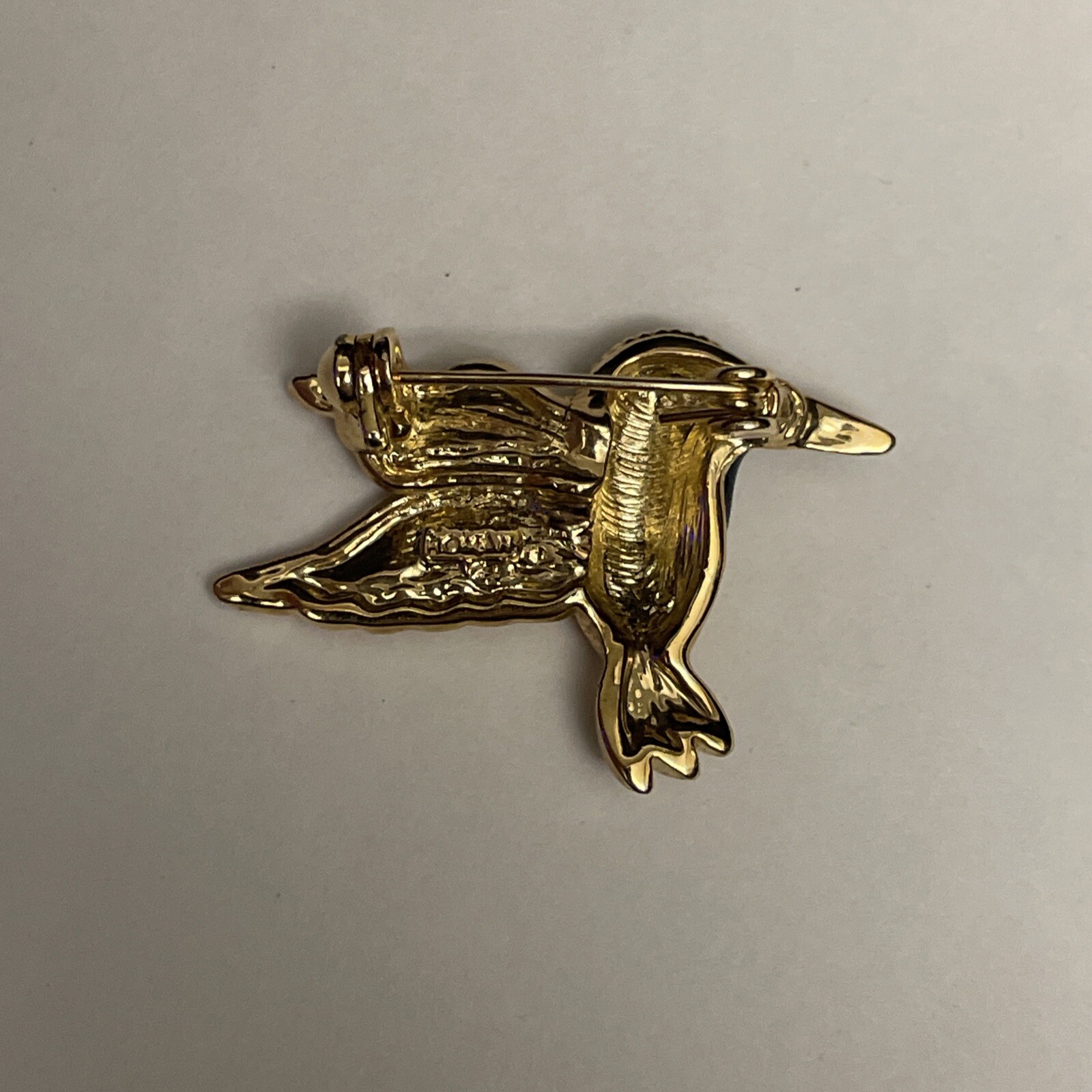 RED STONE – GREEN ENAMEL & RHINESTONES BIRD BROOCH PIN, GOLD-TONE SIGNED ROMAN