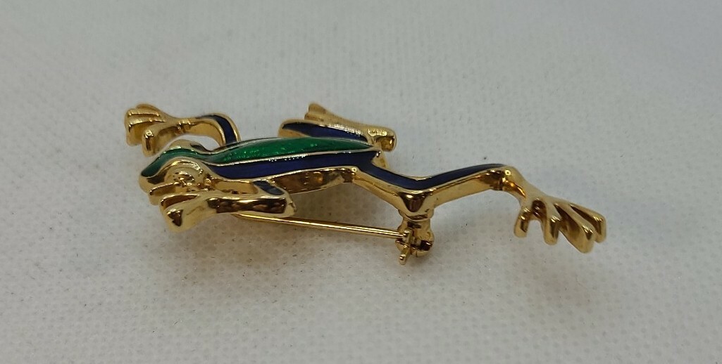 Tree Frog Gold Tone Blue and Green Enamel Pin Brooch Approximately 2-1/4″x1″