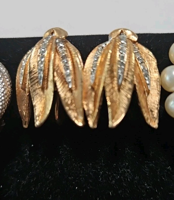 Stunning Lot Clip-On & Screwback Rhinestone Earrings High Quality 50s-60s