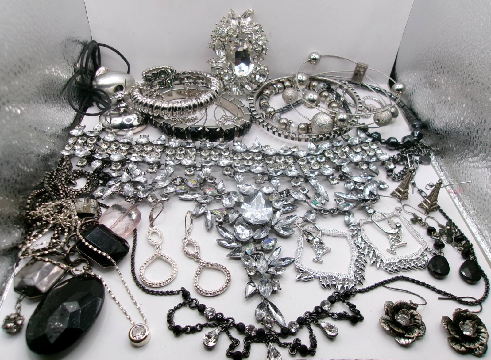 Vintage & Mod Estate Costume Jewelry Lot~AVON~GIVENCHY~KENDRA SCOTT~PD~EXPRESS