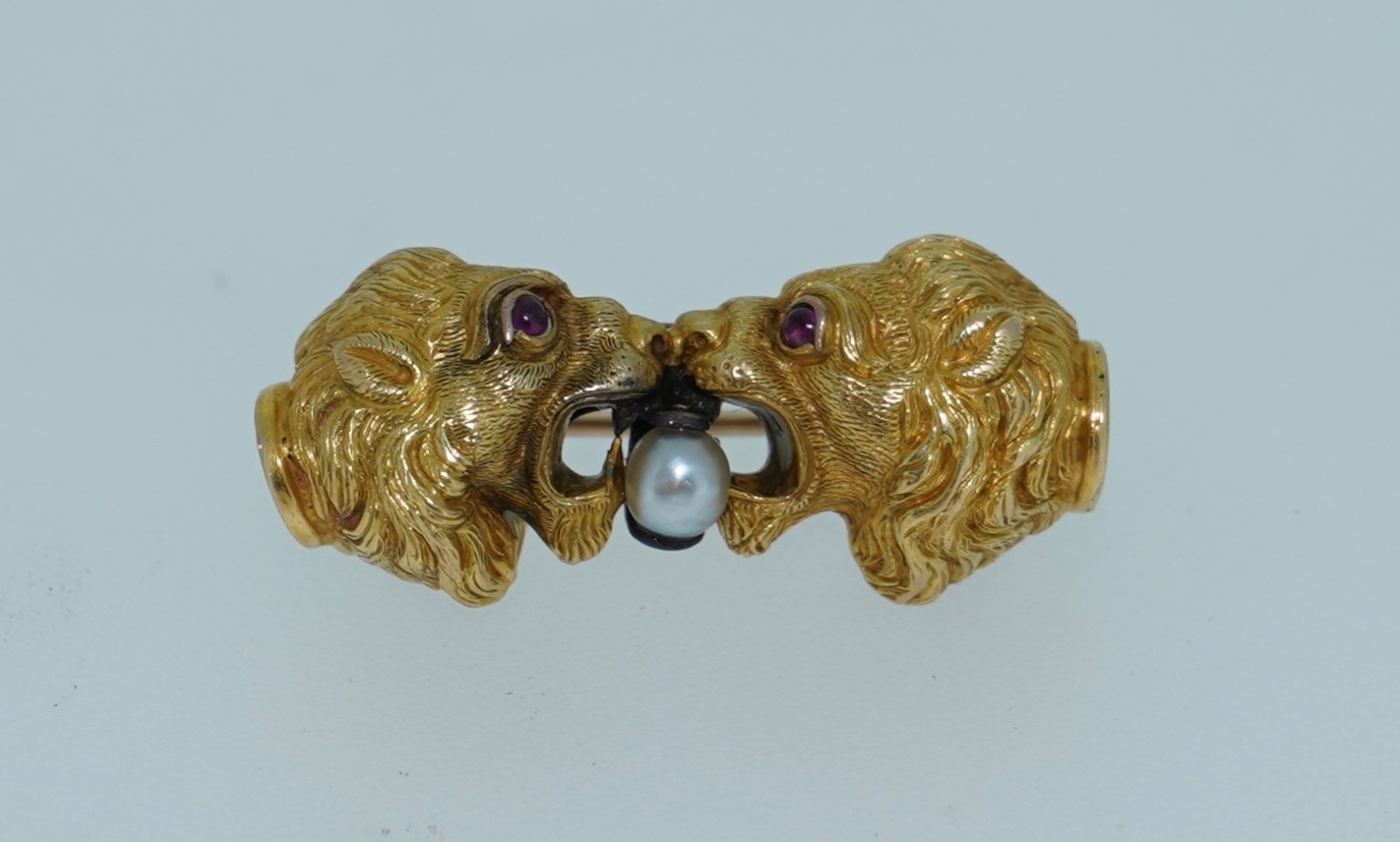 Art Nouveau 18K Double Lion Head Brooch