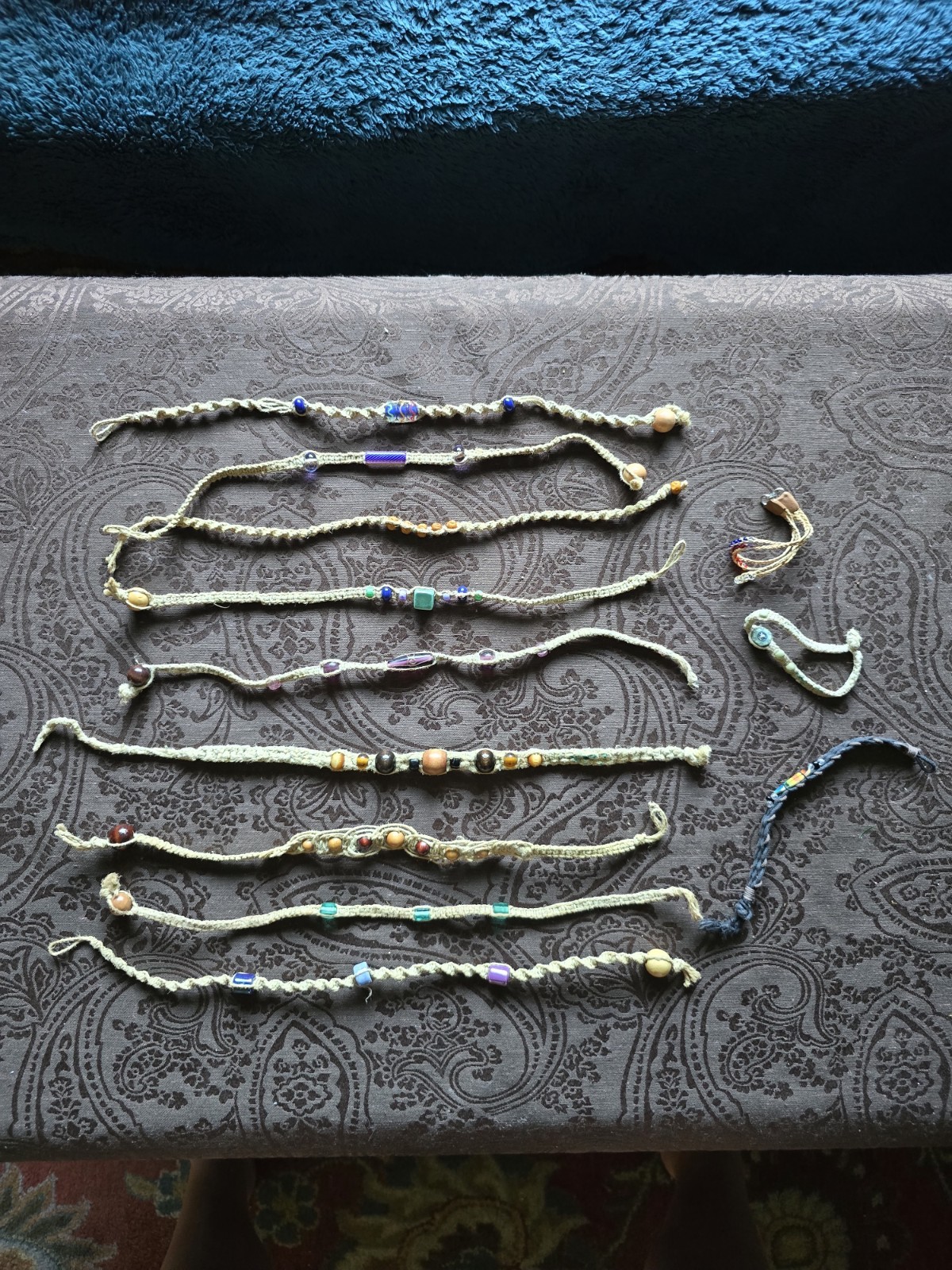 VINTAGE LOT OF HEMP NECKLACES BRACELETS ANKLETS DARK & LIGHT BEADED BUNDLE LOT
