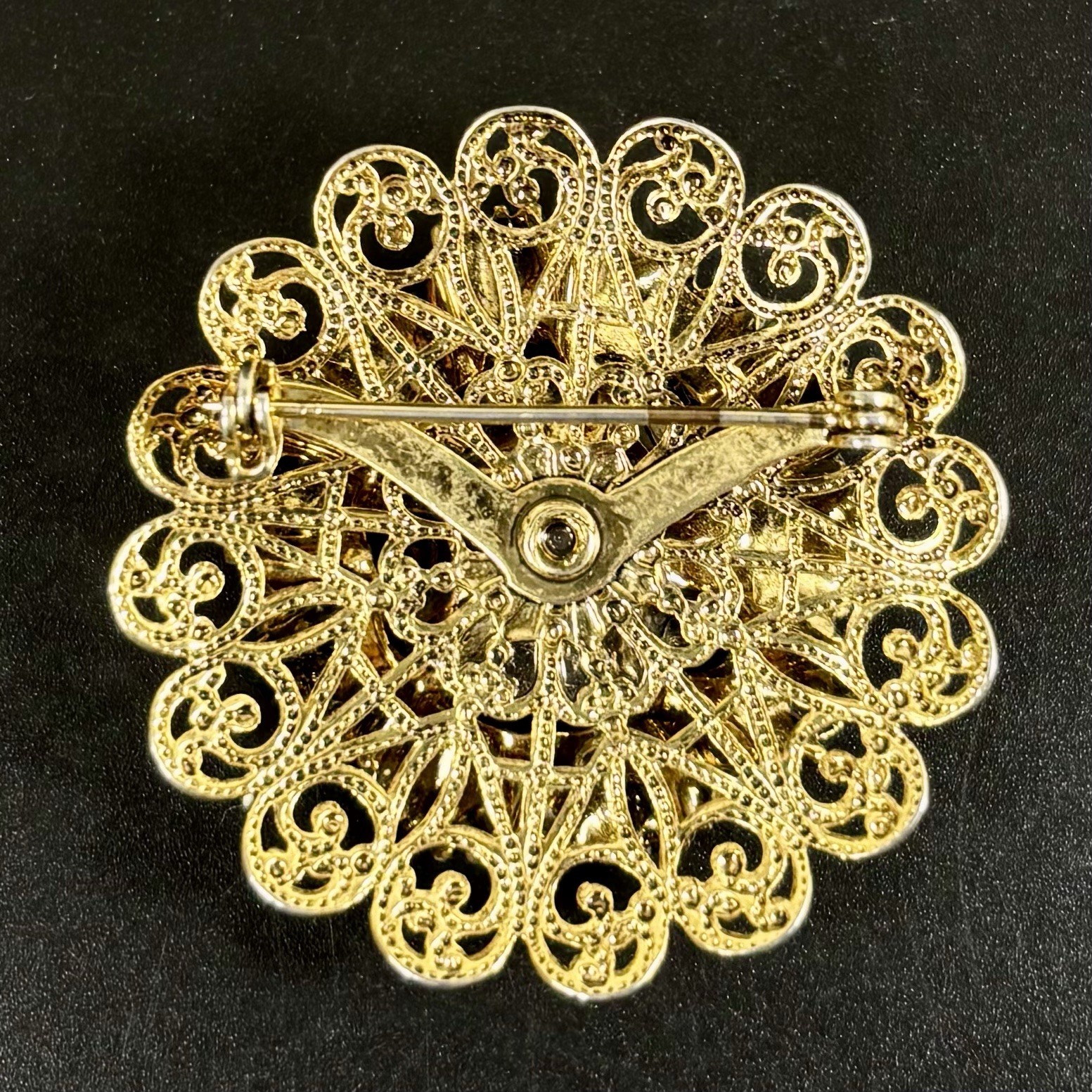 Vintage Unsigned Tacoa Gold Tone Filigree Porcelain Rose Floral Brooch READ