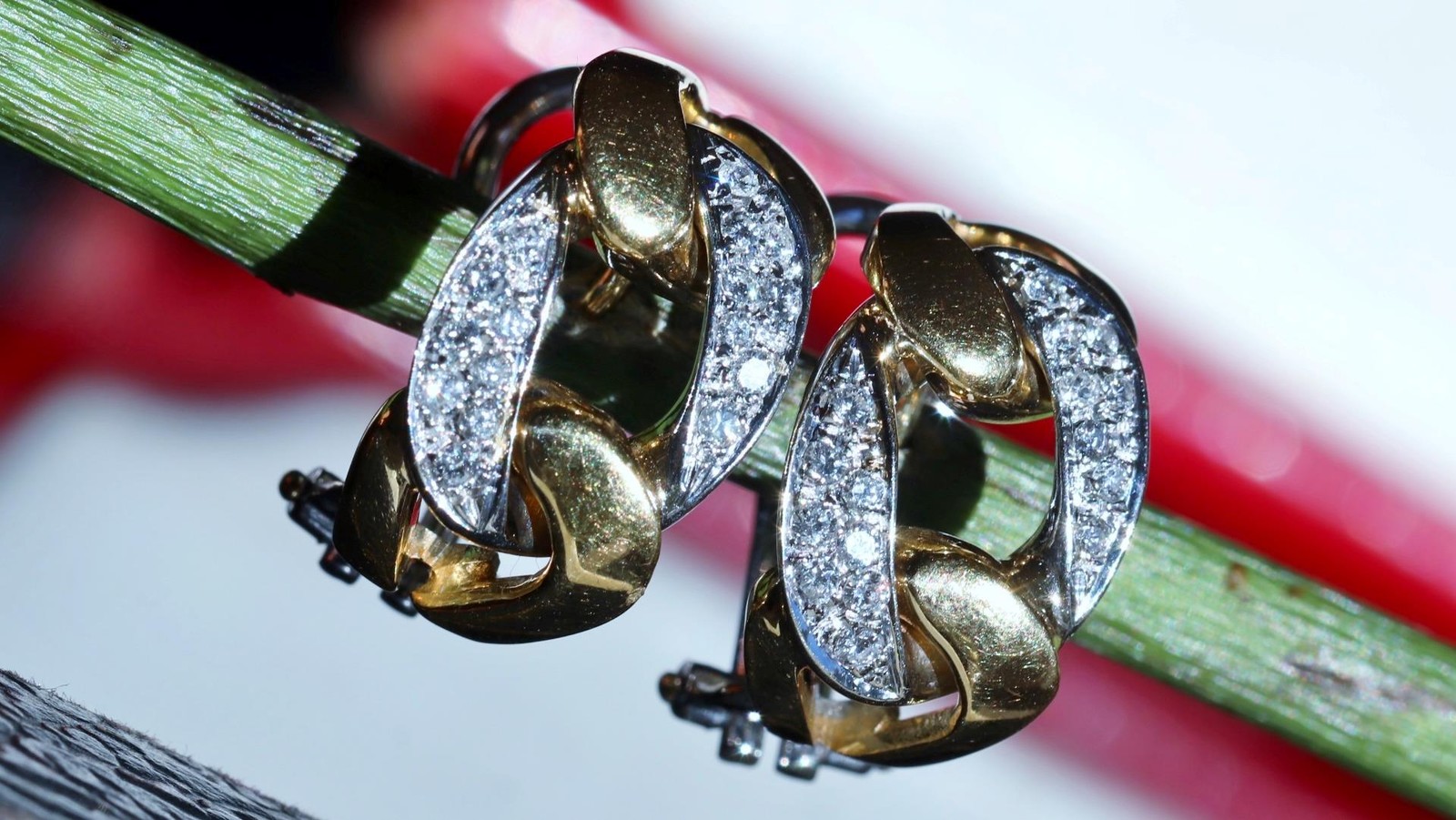 18k 750 multi tone gold earrings 0.35c natural diamond 0.72″ dangle 12.30g N3308