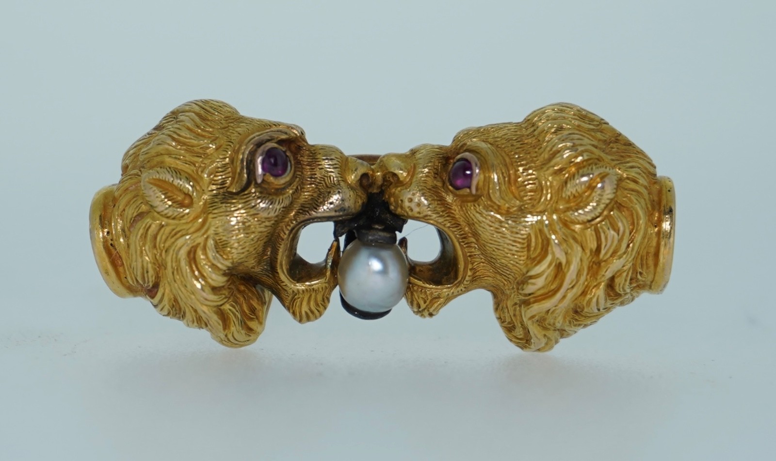 Art Nouveau 18K Double Lion Head Brooch
