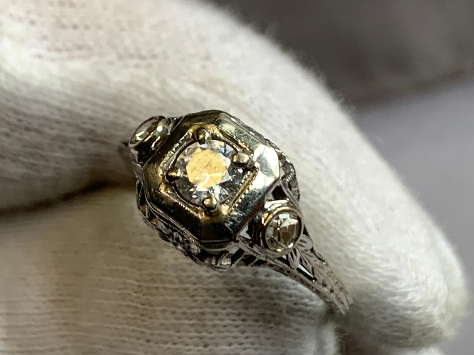 Vtg White Gold Diamond Ring 2.55g Fine Jewelry Size 5.25 Band Clear Stone *READ*