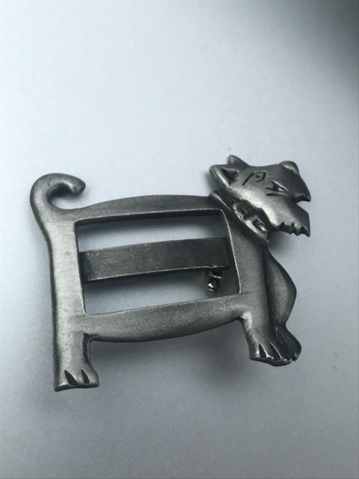 Vintage Signed Pewter Comical Puppy Dog Picture Frame Brooch Pin – 1.75 x 1 and