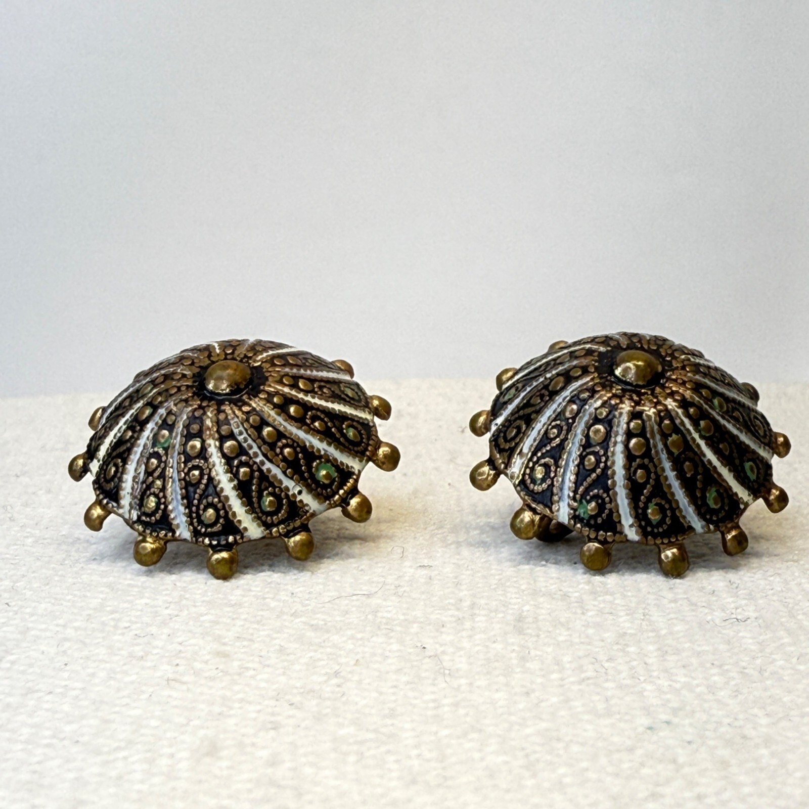 Vintage Damascene Screw Back Earrings MCM Classic