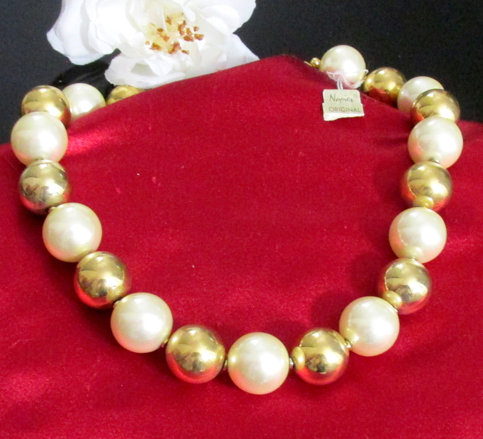 VTG RUNWAY STATEMENT NAPIER CHUNKY 3/4″ FAUX PEARL GP BEAD 18″ NECKLACE TAG 80s
