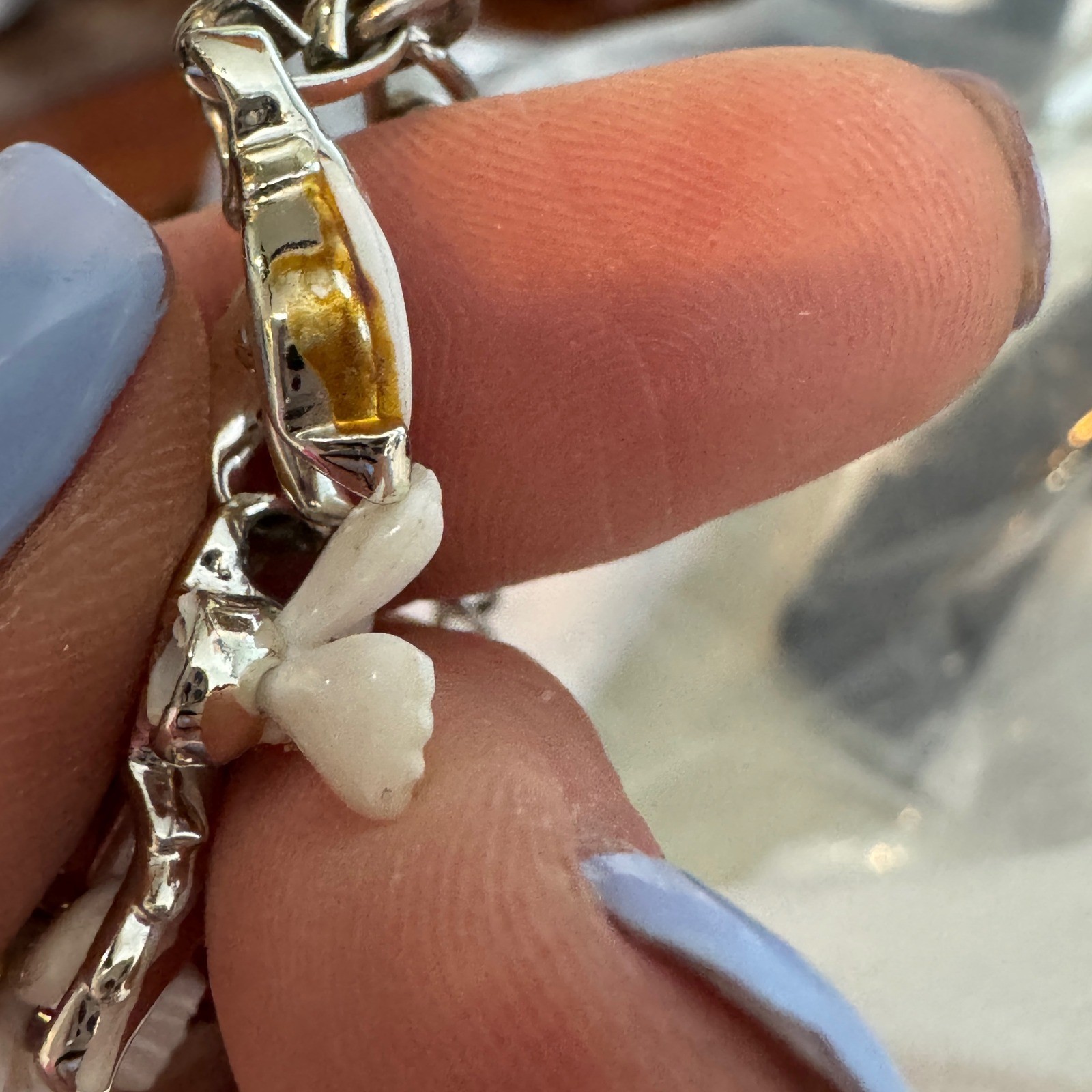Vintage Lisner White Flower Rhinestone Choker Necklace Silver Tone 16.5″