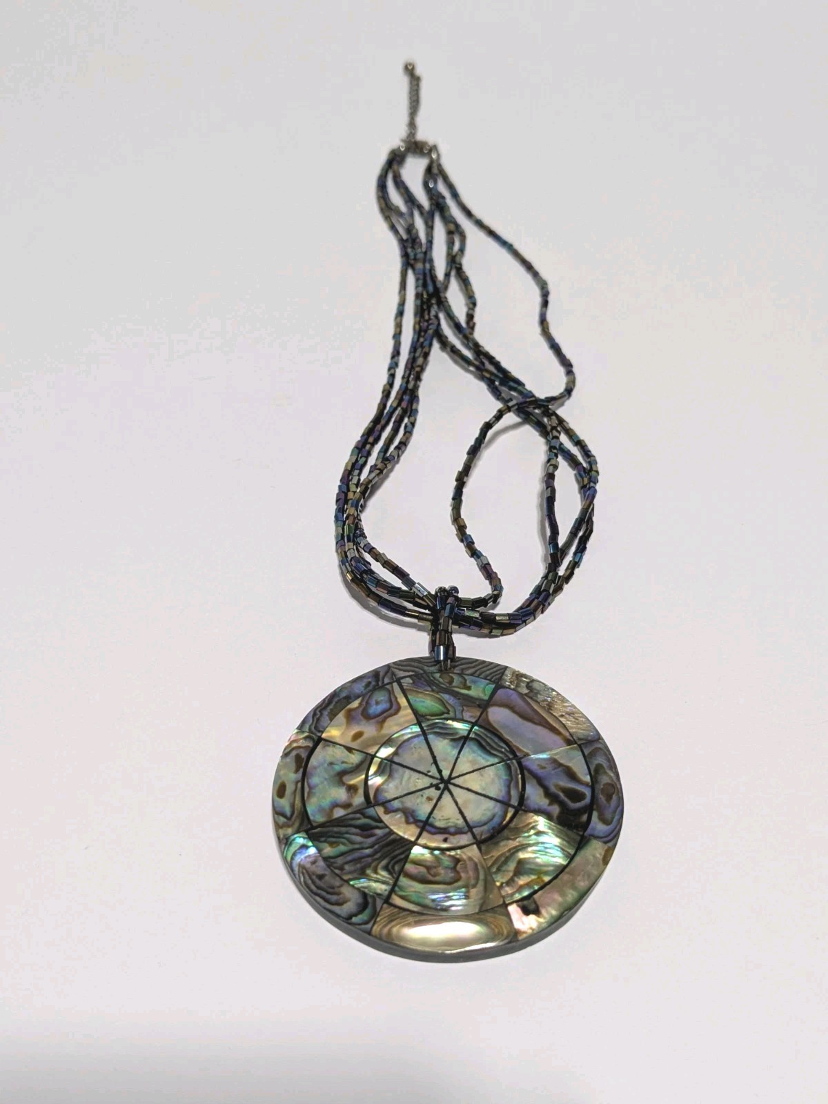 VTG Layered Glass Bead Necklace With Abalone/Acrylic Round Pendant 16″.