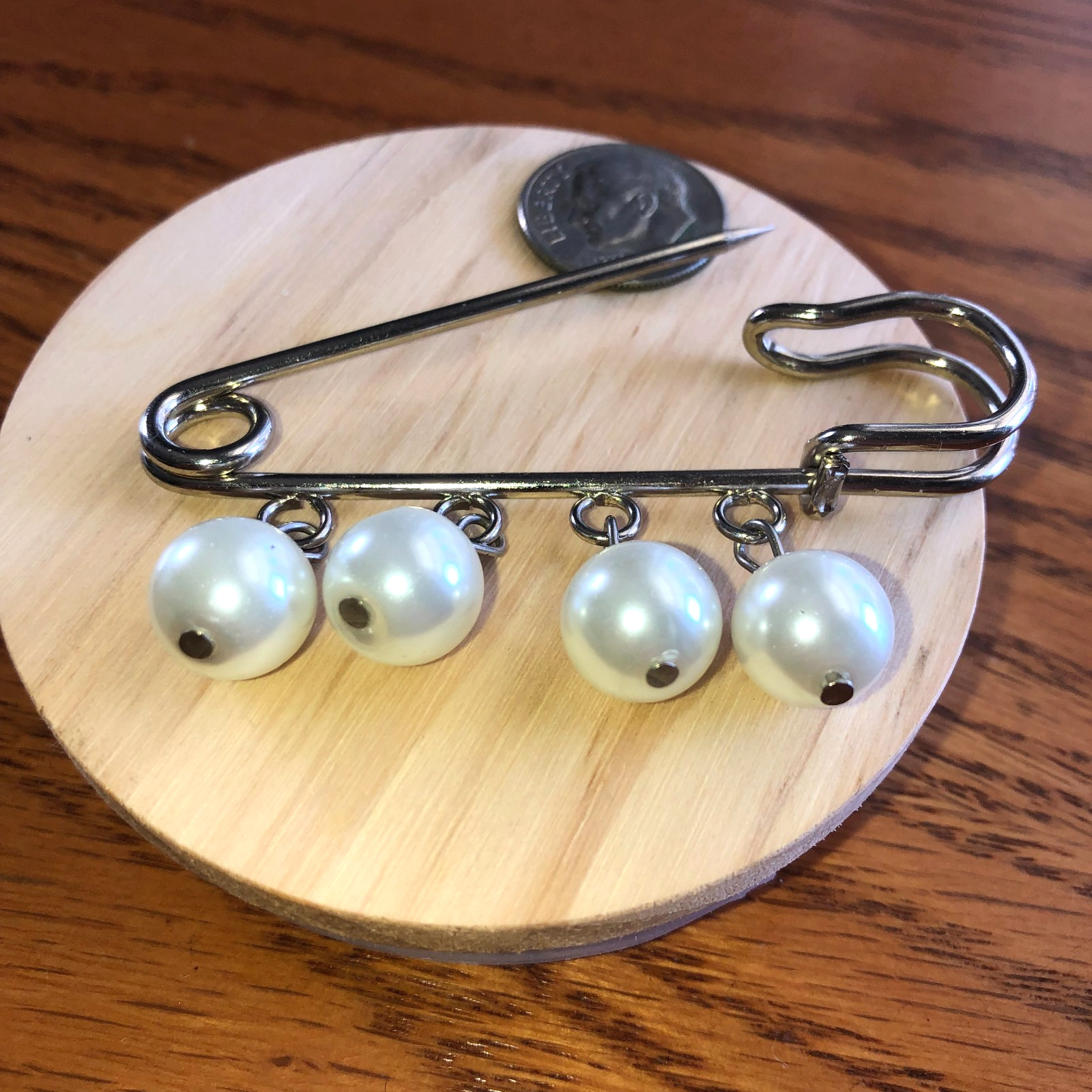STAINLESS SafetyPin Brooch Clasp with 4 Dangling Faux Pearl Beaded Charms VTG