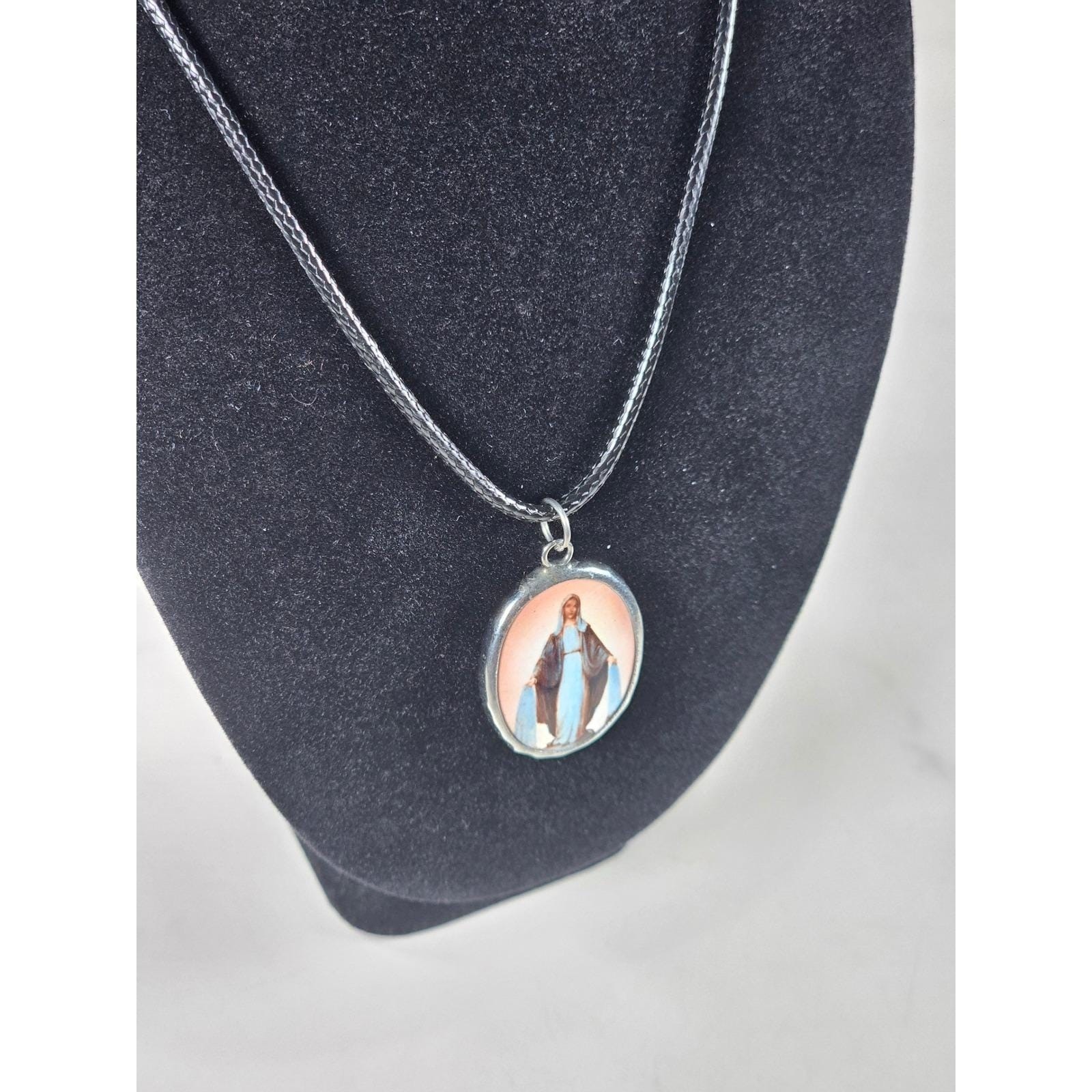 Vintage Red Madonna Pendant Necklace Oval Catholic Cross Back Charm
