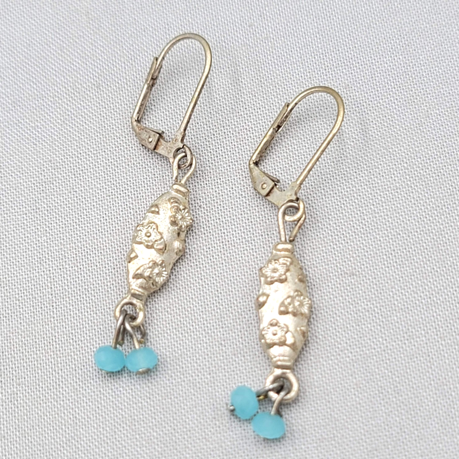 Vintage Blue Crystal Pierced Earrings Silver tone Embossed Dangle 1.25″