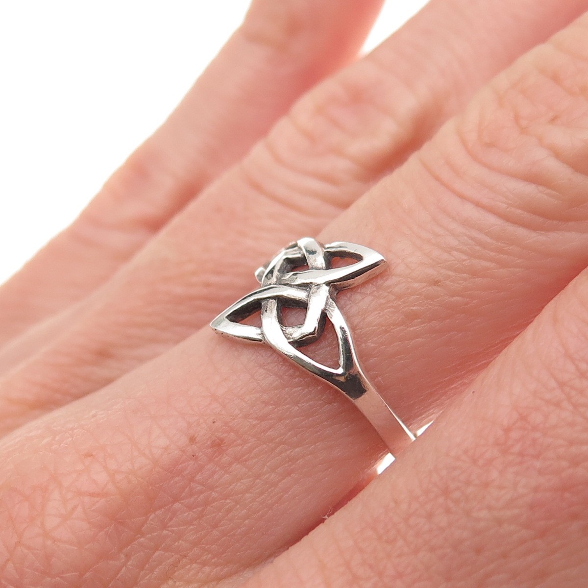 925 Sterling Silver Vintage Celtic Knot Oxidized Ring Size 6.75