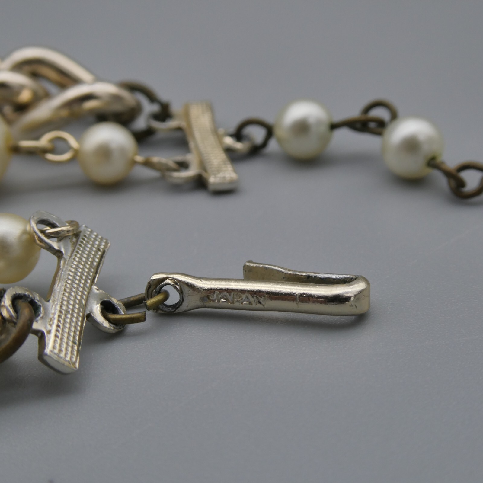 Vintage Dual 2 Strand Choker Necklace Faux Pearl Gold-Tone Curb Link Japan 15″