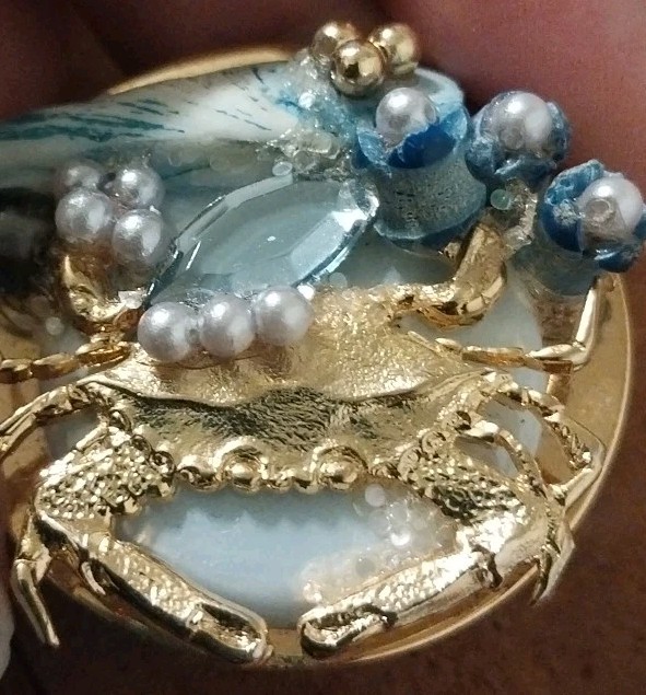 Unique Crab Earrings And Brooch Set Blue White Gold-tone Clip-On Earrings