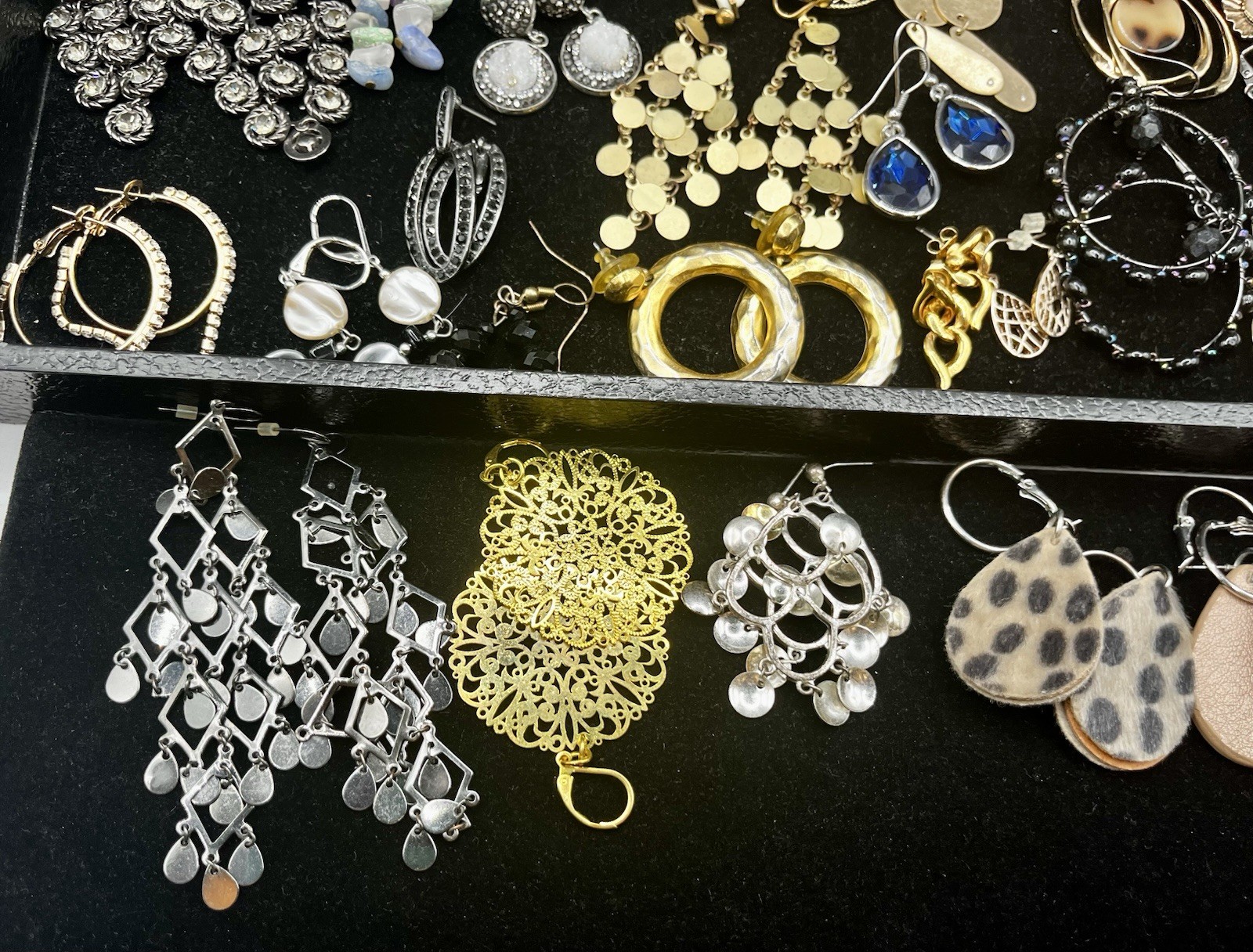 VTG-modern Fashion Drop Earrings Multi Designs Materials Wear Resell 46pr. Lot