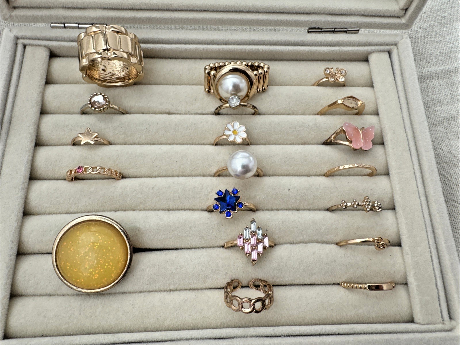 VTG-now Gold pearl funky dainty RINGS LOT Jewelry Lot Chunky 90s 2000s Y2K boho