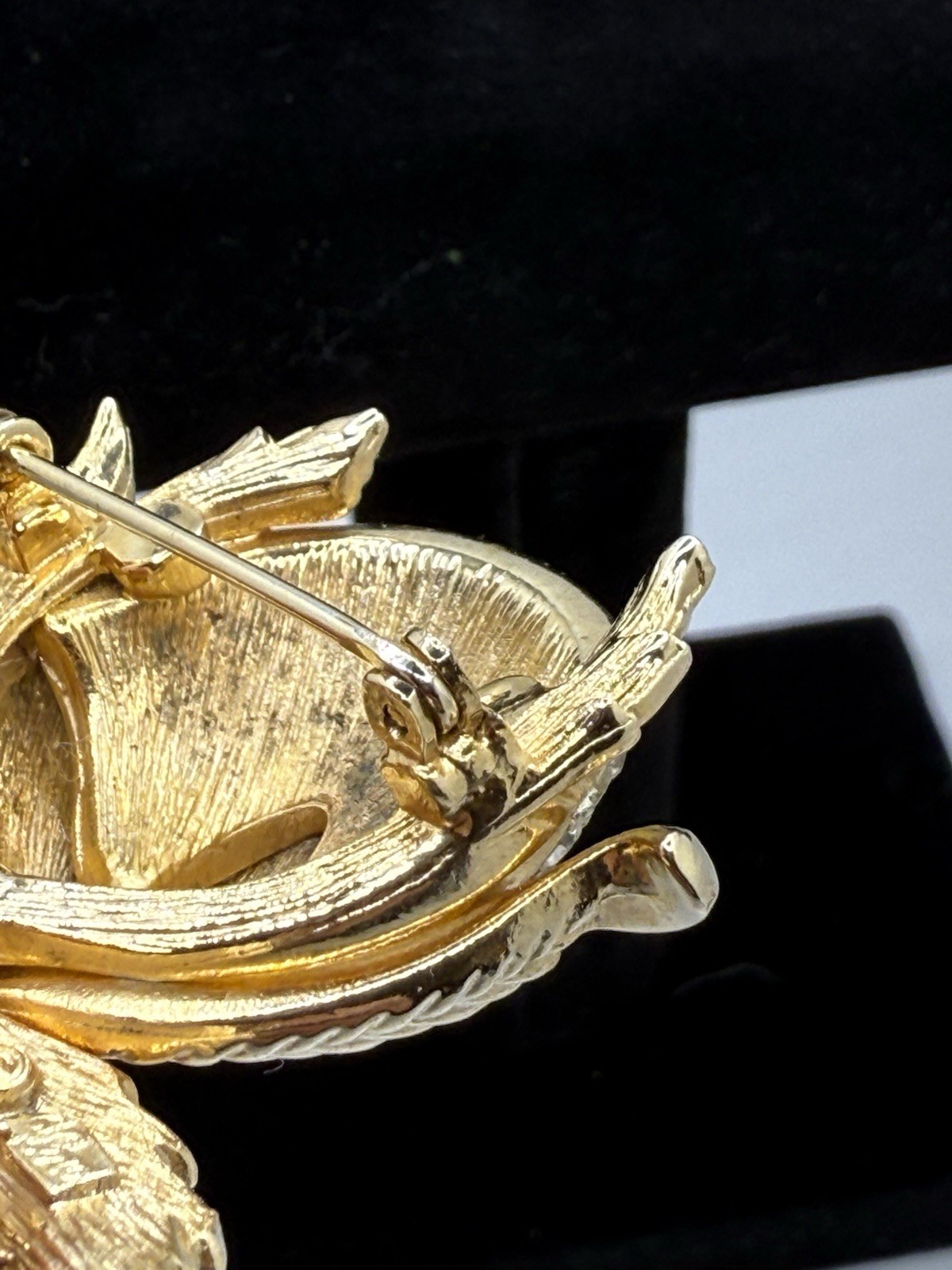 Vintage Coro Brooch Pin Bulbous Rhinestone Flower Bud Gold-tone Finish High End