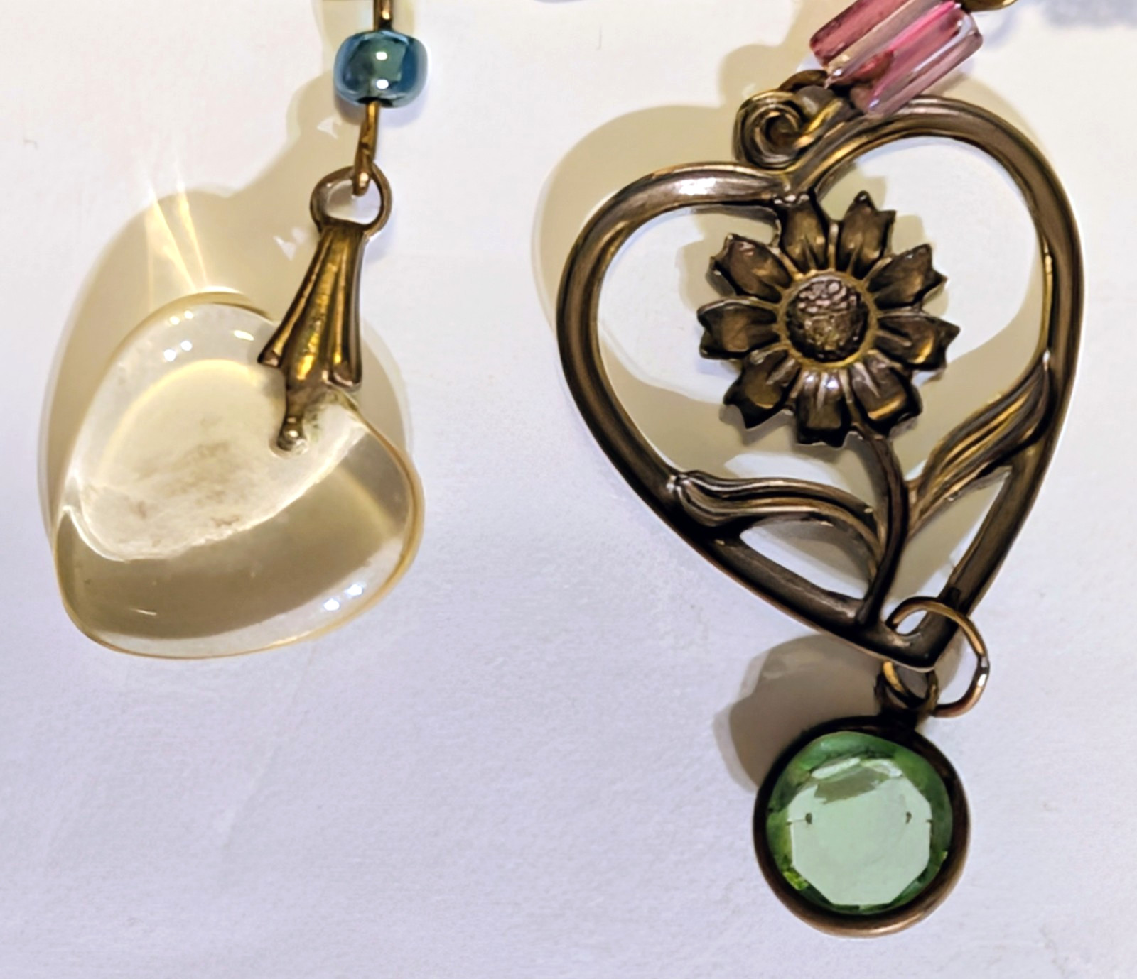 VTG GLASS WORKS STUDIO 30″ Dangling Charm Necklace 20 Dangles Hearts & Cats 😽 ❤