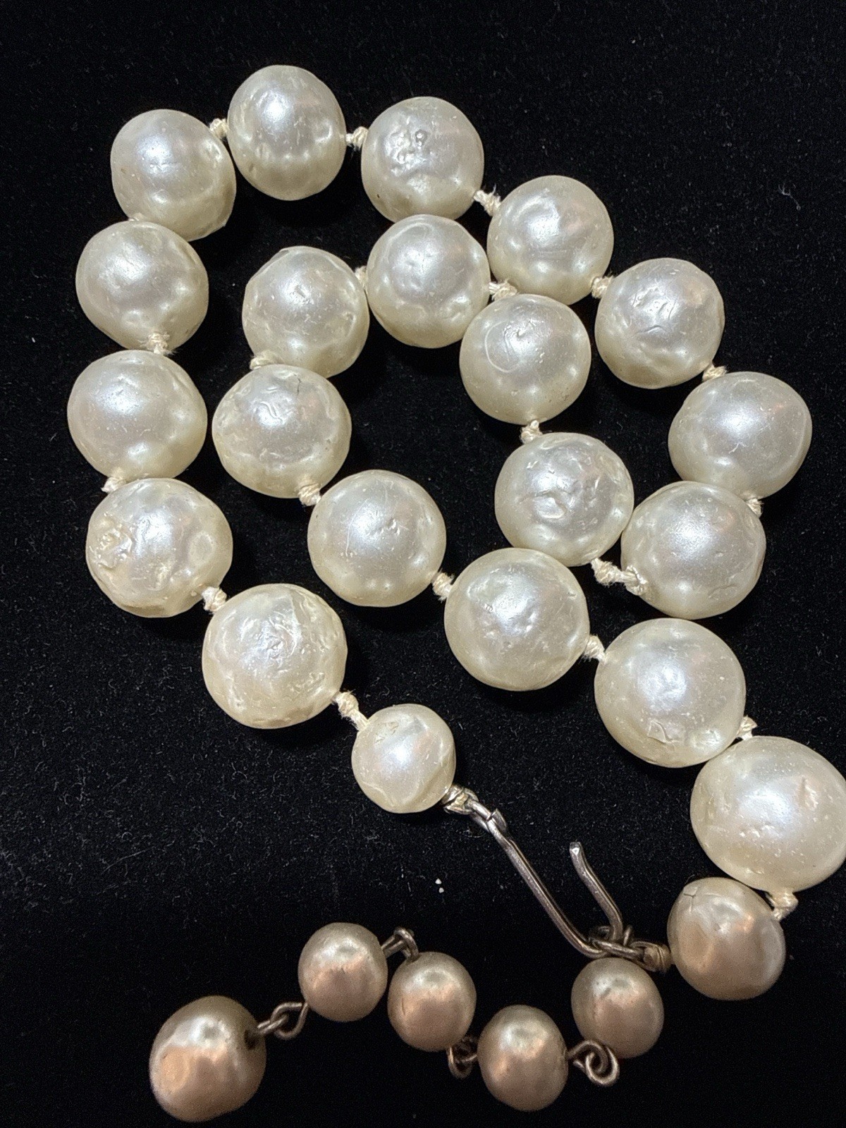 Vintage Large Faux Pearl Necklace Knotted Strand Cream Beads 15-17” Lot1015